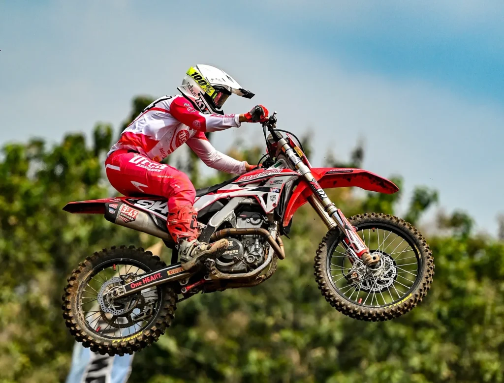 Arsenio Algifari di Seri 3 Kejurnas Motocross Berhasil Rebut Podium