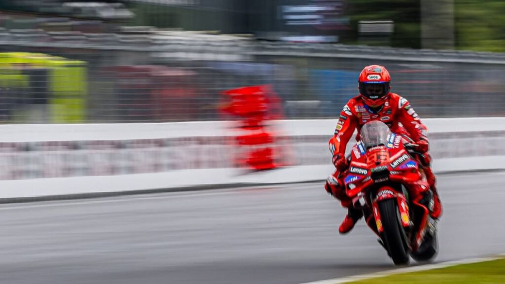 Hasil Latihan MotoGP Brno 2025: Marc Marquez Dominasi Trek Basah