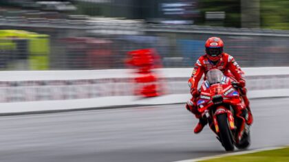 Hasil Latihan MotoGP Brno 2025: Marc Marquez Dominasi Trek Basah