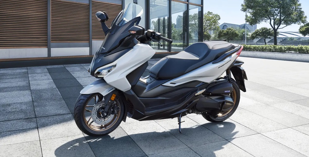 Honda Forza 2025 Baru Tampil Lebih Berkelas dengan Fitur Canggih