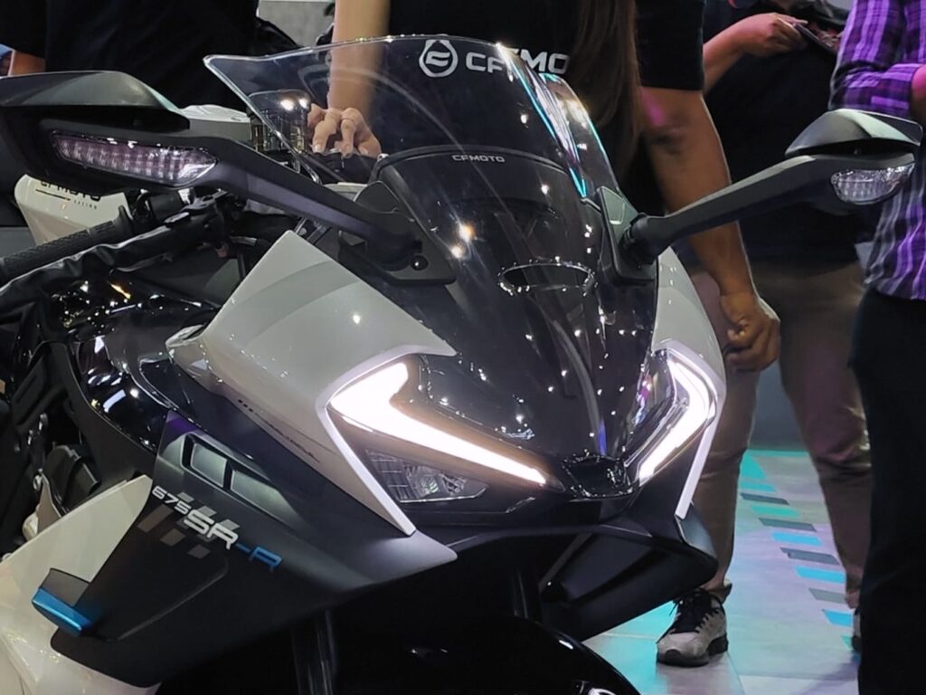 Spesifikasi CFMoto 675SR-R