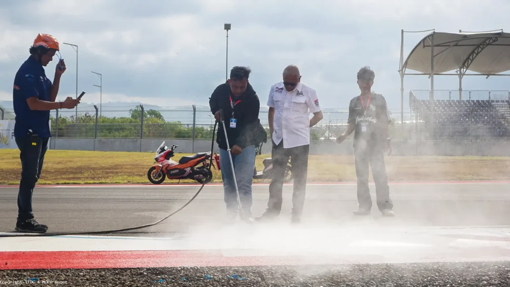 Pengecatan Sirkuit Mandalika Dilakukan Secara Profesional Jelang MotoGP 2025