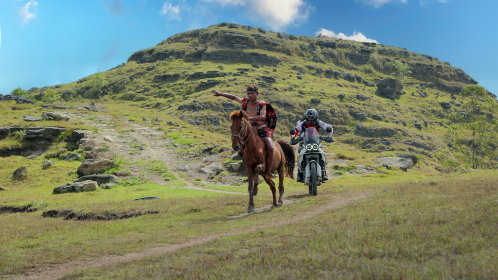 Ducati, Petualangan Ducati, Sumba, Ducati DesertX, Adventure Riding, Perjalanan Rowby, Motor Adventure, Desa Adat, Tanah Sumba, Desat Adat Sumba, Indonesia Timur, Hikayat Negeri Timur, Touring Motor,
