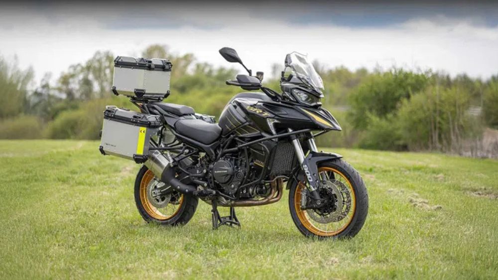 QJMotor SRT 900 Baru Resmi Meluncur di Inggris