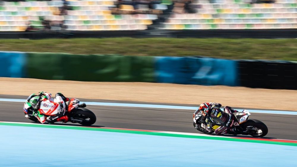 Sam Lowes Kecelakaan di WorldSBK Prancis 2025, Mengaku Bingung dengan Penyebabnya