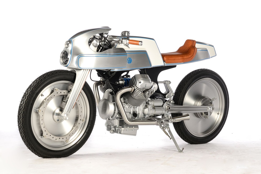 Bagian depan motor dengan garpu bergaya parallelogram