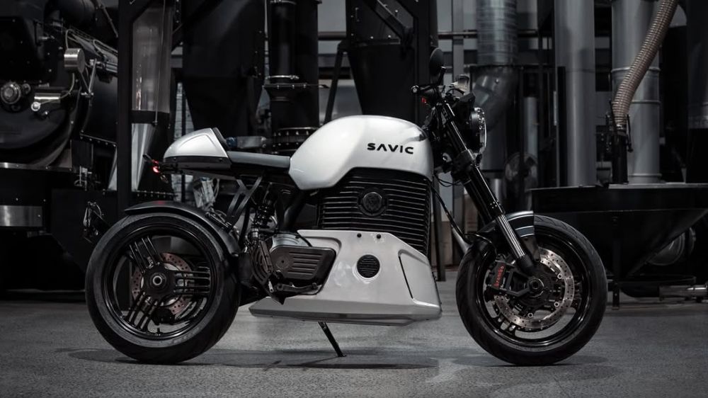 Debut Motor Listrik Savic C-Series Bawa Gaya Cafe Racer Futuristik