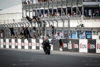 Hasil Race 1 WorldSBK Estoril 2025: Toprak Razgatlioglu Raih Kemenangan Ke-20 Walau Sempat Bendera Merah Berkibar
