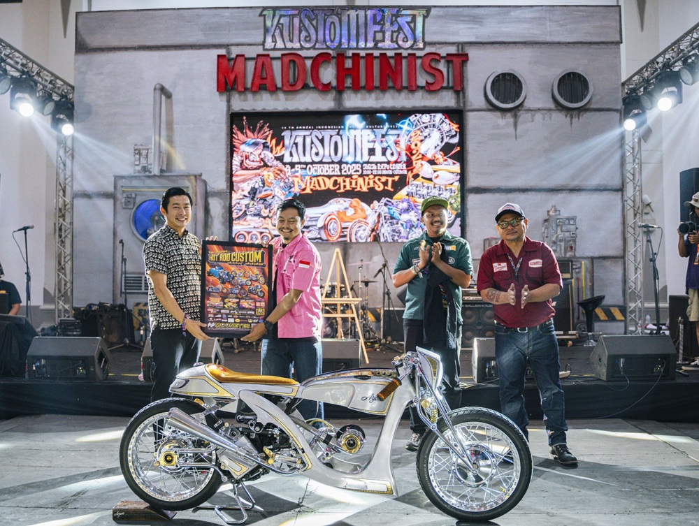 Karya Modifikasi Honda Stylo 160 HDRP 2025 Melaju ke Mooneyes Yokohama Jepang