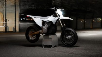 Motor Listrik Stark Varg SM Resmi Meluncur dengan Bobot Sangat Ringan