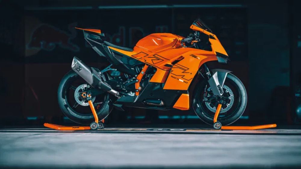 Sasis baja dan aerodinamika MotoGP tersemat pada KTM 990 RC R