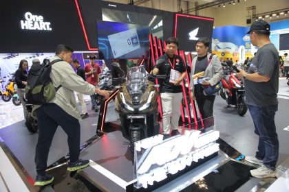 Tampil Gagah, New Honda ADV160 Jadi Primadona di IMOS 2025 dengan Penjualan Tertinggi