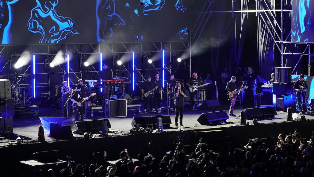 Penampilan Dewa 19 di IIMS Infinite Live 2026 Bius Pengunjung, Malam Ini Sheila On 7 Siap Guncang JIExpo