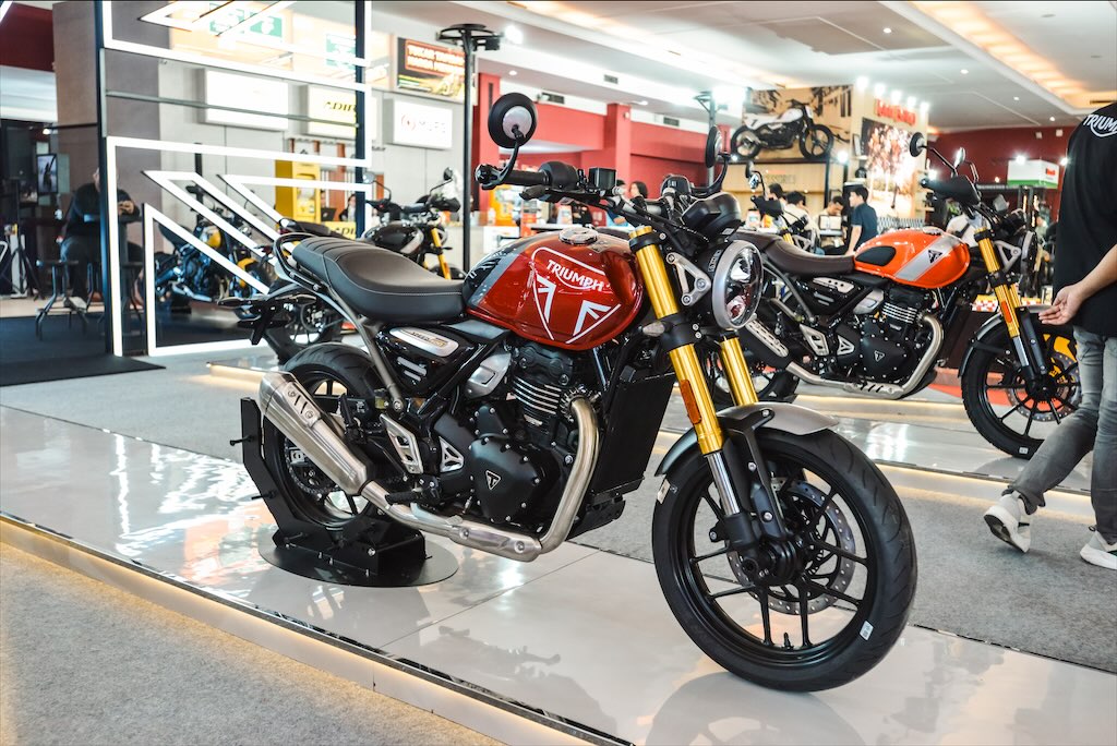 Triumph di IIMS 2026 Resmi Luncurkan Speed 400 dan Scrambler 400 X